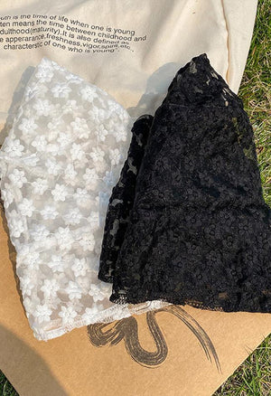 Bob en dentelle à motif de fleurs