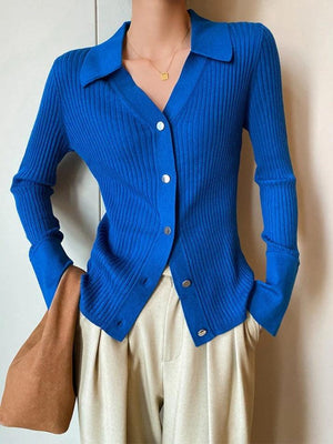 Cardigan côtelé à col en V avec boutons en métal de couleur unie