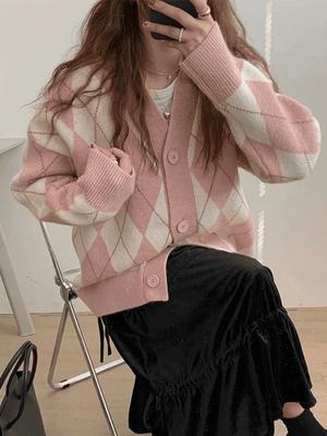 Cardigan en tricot à motif losanges et col en V