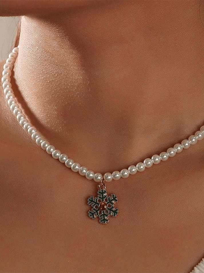 Collier de Noël en fausses perles