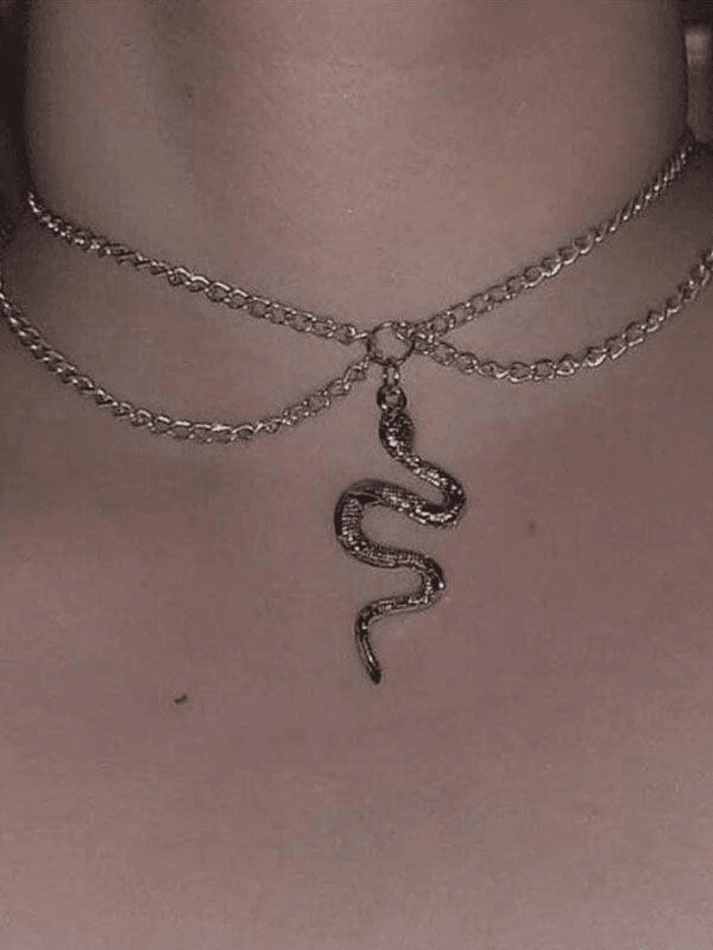 Collier double couche avec pendentif serpent