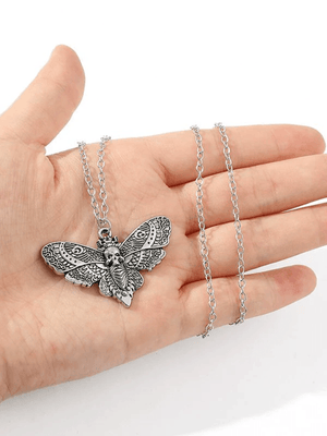 Collier pendentif crâne de papillon de nuit en argent