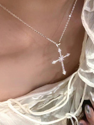 Collier pendentif croix strass