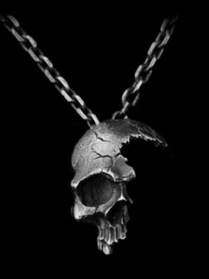 Collier pendentif tête de mort gothique