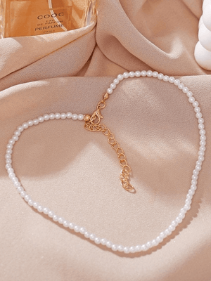 Collier ras de cou en fausses perles