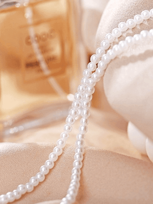 Collier ras de cou en fausses perles