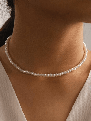 Collier ras de cou en fausses perles