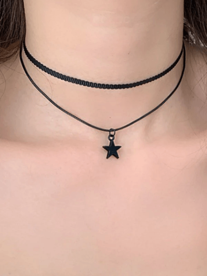 Collier ras du cou étoile noire double épaisseur