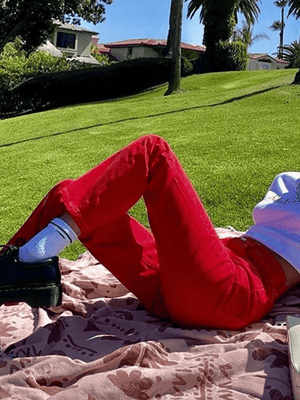 Jean boyfriend délavé à détails cousus