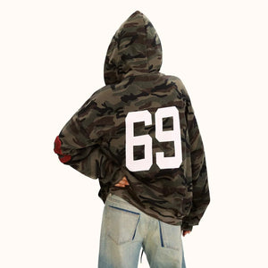 Y2K Camo Zip-Up Loose Hoodie Jacket close up detail | MAUVSTUDIO®