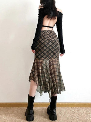 , Y2K skirt styled with a crop top