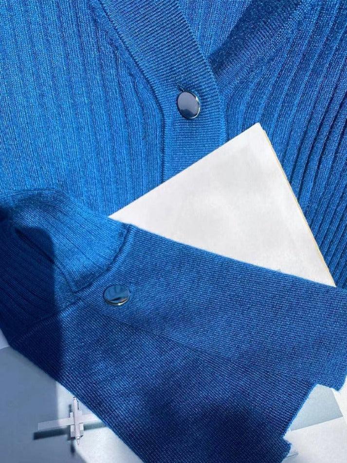 Cardigan côtelé à col en V avec boutons en métal de couleur unie-Cardigan-MAUV STUDIO-STREETWEAR-Y2K-CLOTHING