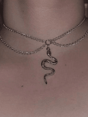 Collier double couche avec pendentif serpent-Necklaces-MAUV STUDIO-STREETWEAR-Y2K-CLOTHING