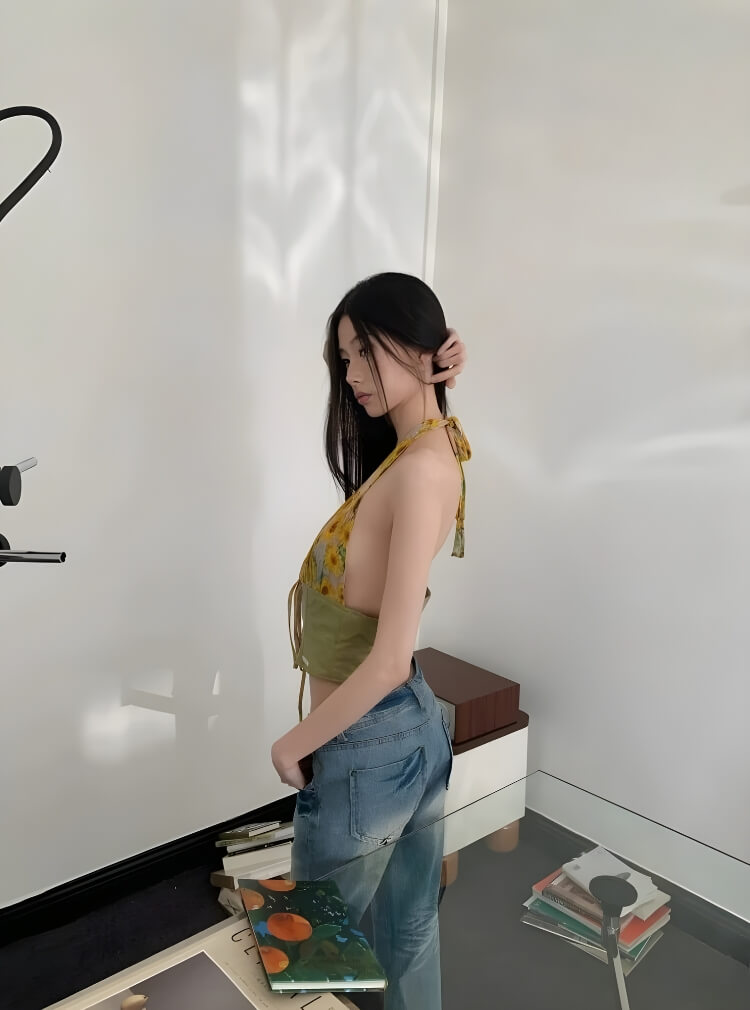 Floral Tie Front Halter Crop Top – MAUVSTUDIO®