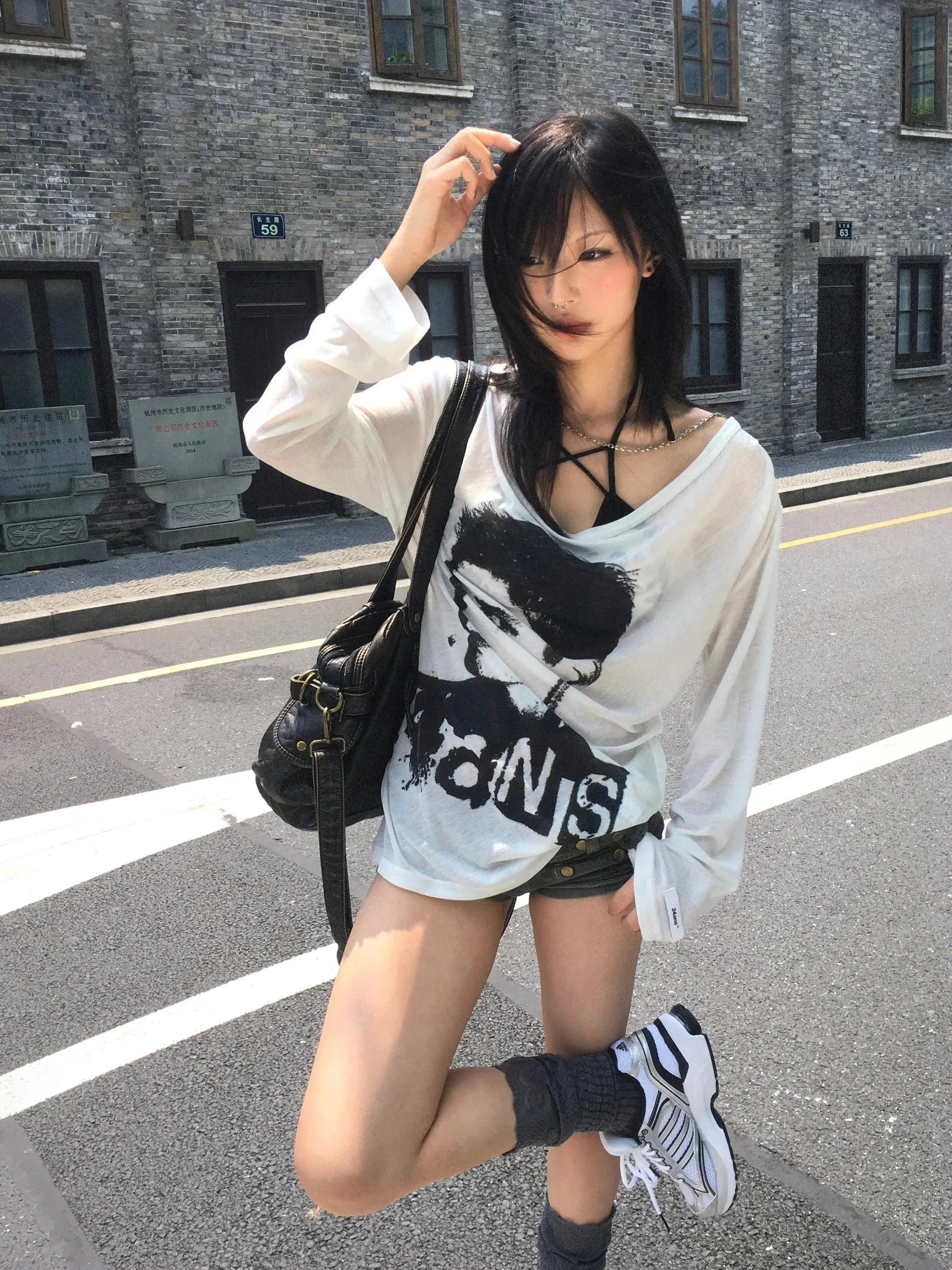 Grunge 90s Rebellion Top – MAUVSTUDIO®