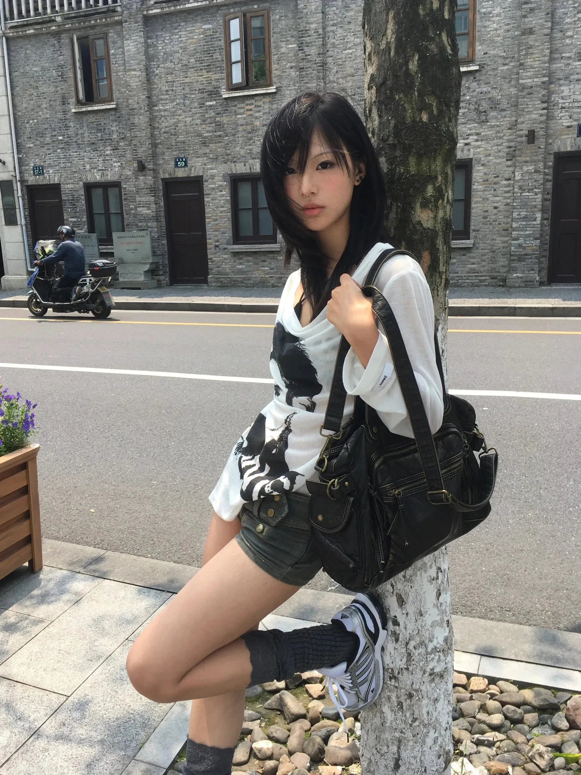 Grunge 90s Rebellion Top – MAUVSTUDIO®