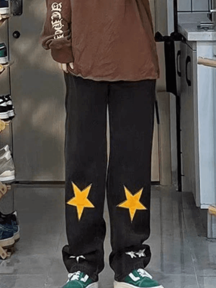 Jean boyfriend coupe droite à patch étoile-Jeans-MAUV STUDIO-STREETWEAR-Y2K-CLOTHING