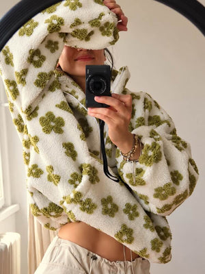 Lazy Daisy Pullover
