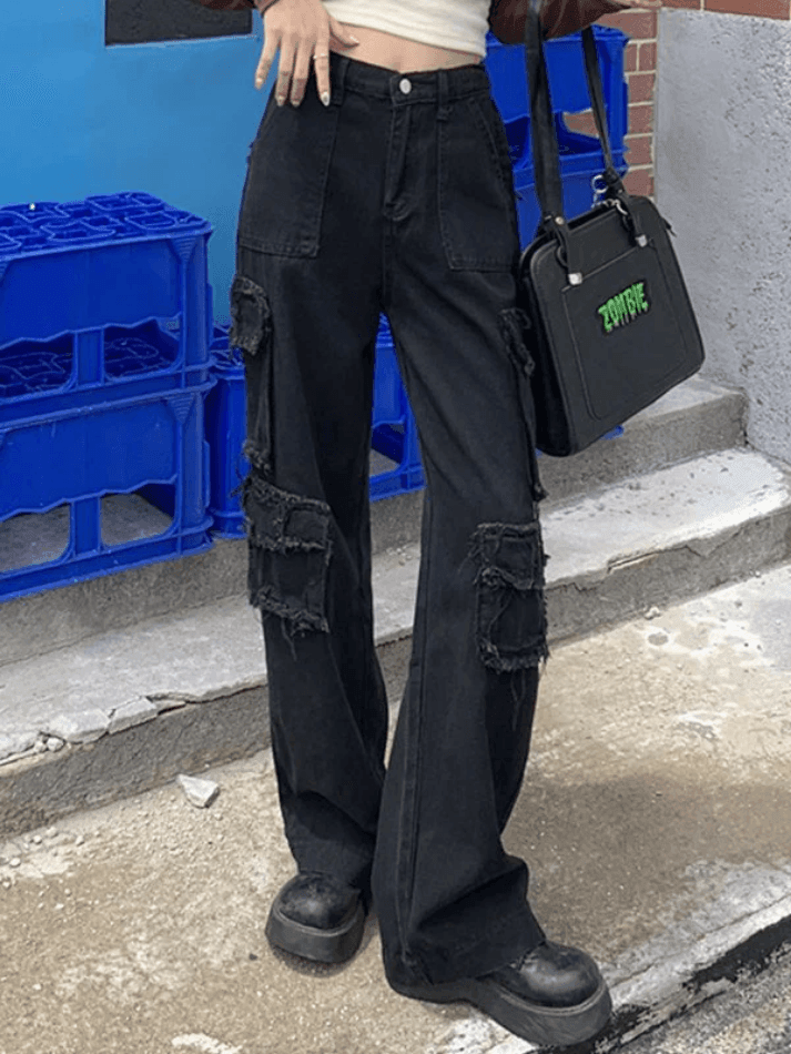 Pantalon cargo noir à jambe droite et effet usé-MAUV STUDIO