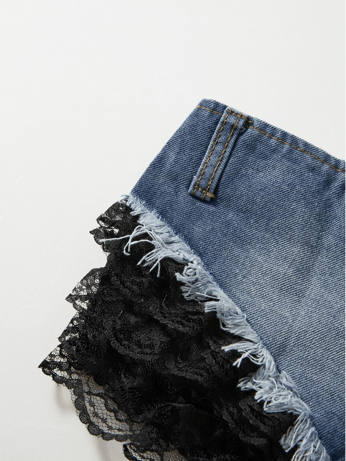 Short en jean avec dentelle patchwork-Shorts-MAUV STUDIO-STREETWEAR-Y2K-CLOTHING